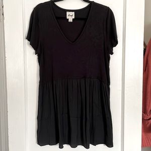 Pea in a Pod. Maternity top. Large.